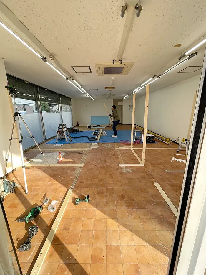 えんりっち真砂の開店準備中の内装工事の様子